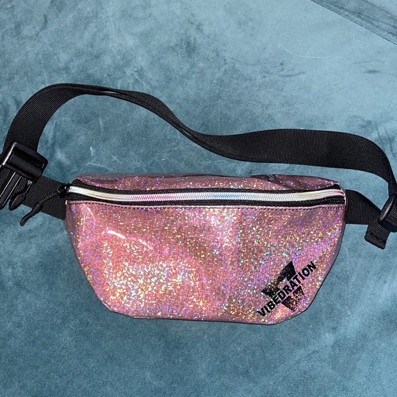 Derek Heart Bags Vibedration Holo Fanny Pack Poshmark